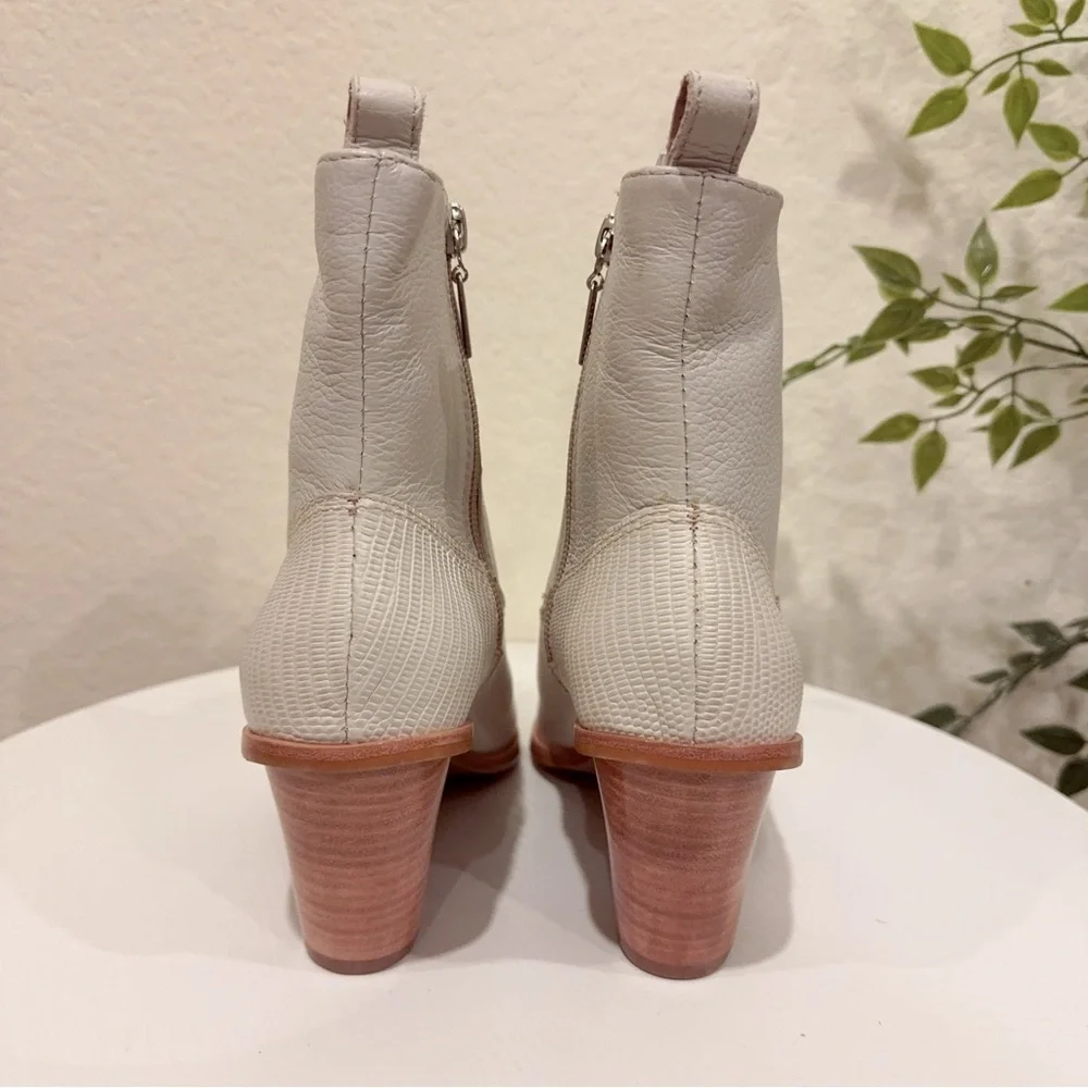 Kaanas Hague Cowboy Leather Bootie in Ivory NWOT Size 6M